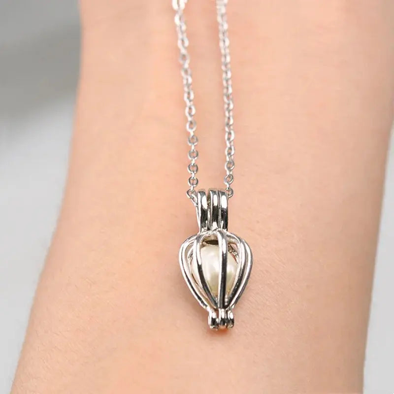 Natural Pearl in Shell with Necklace - Planet4Shopping