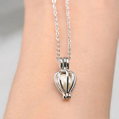 Natural Pearl in Shell with Necklace - Planet4Shopping