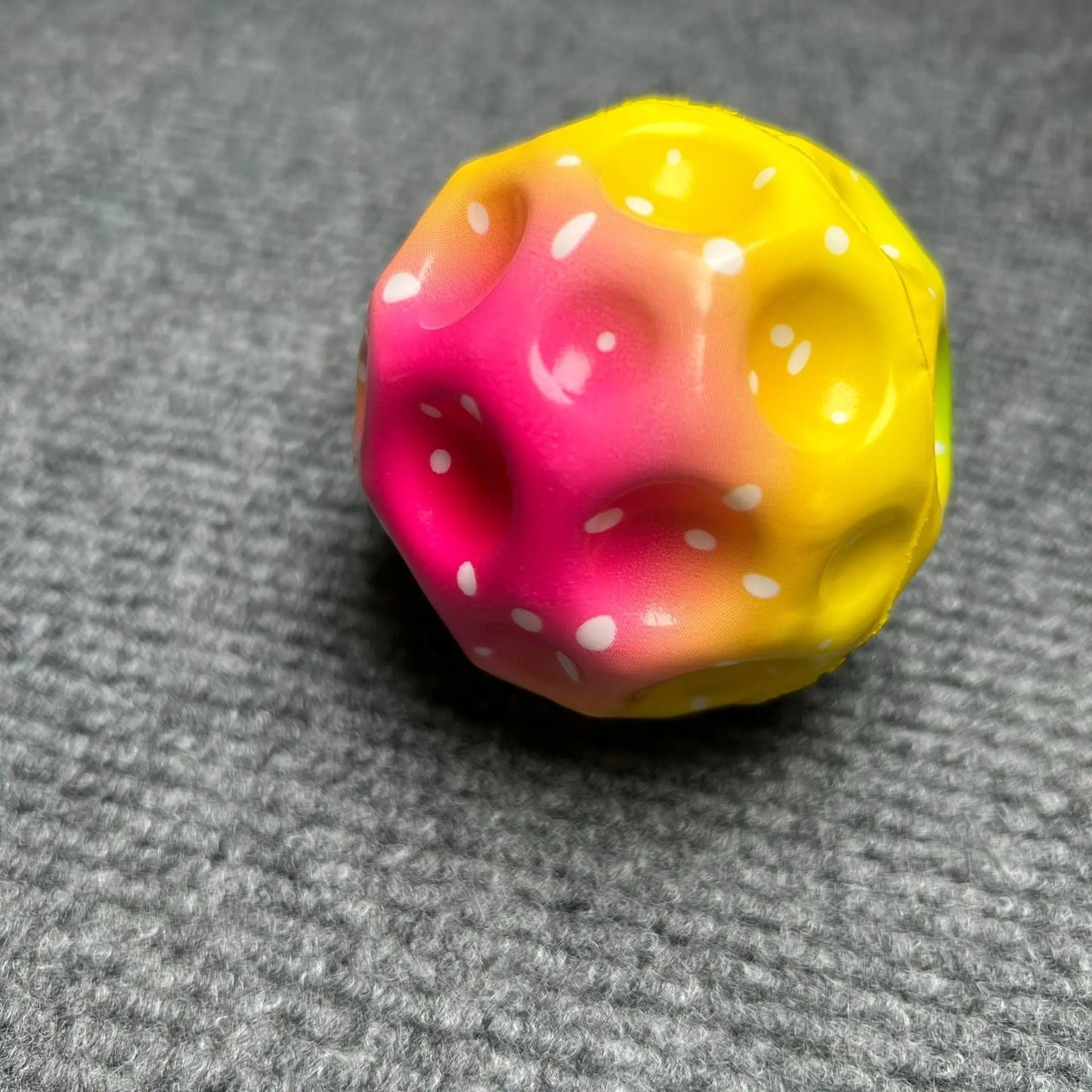 High Bouncing Moon Ball - Planet4Shopping